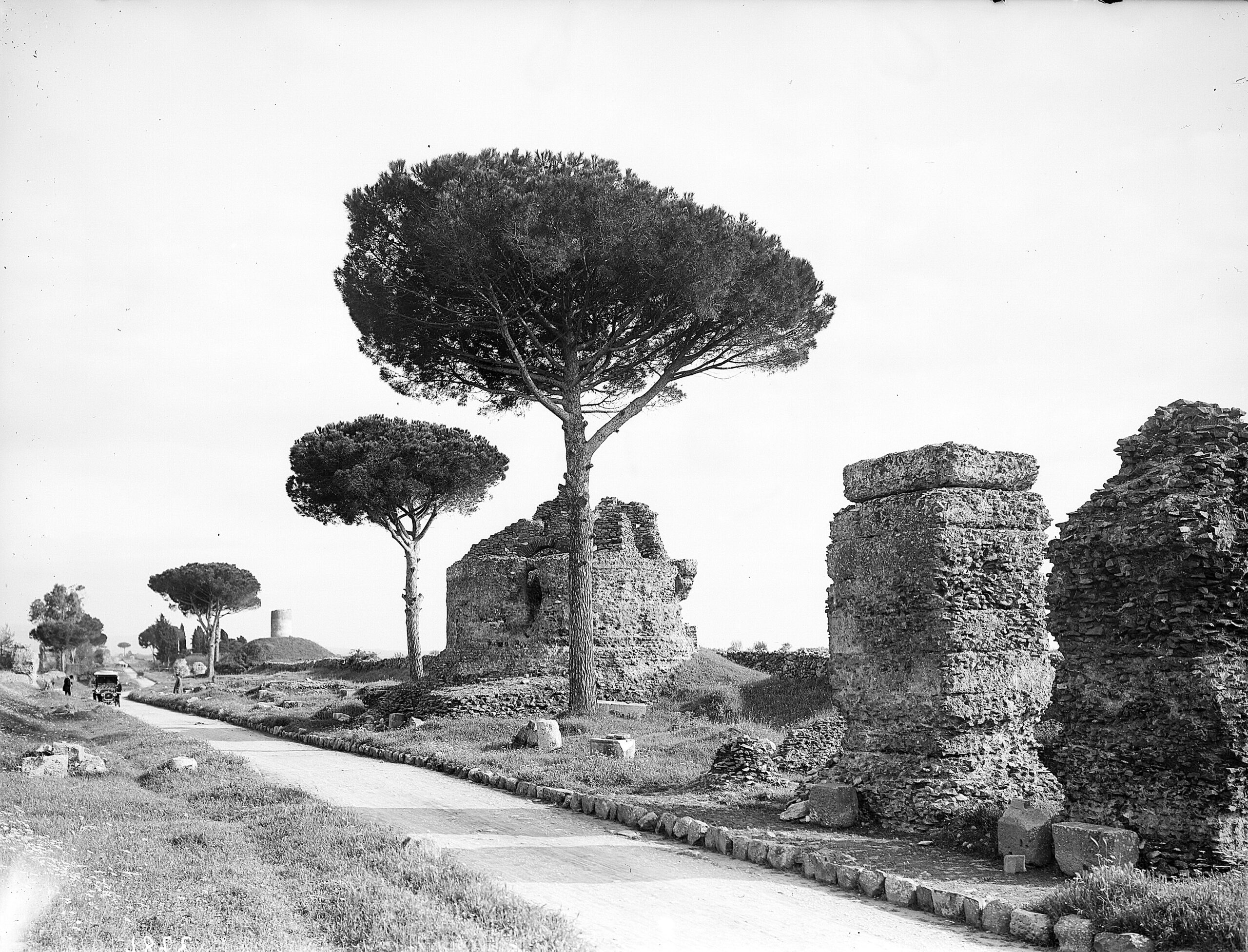 Sepolcri lungo via Appia Antica