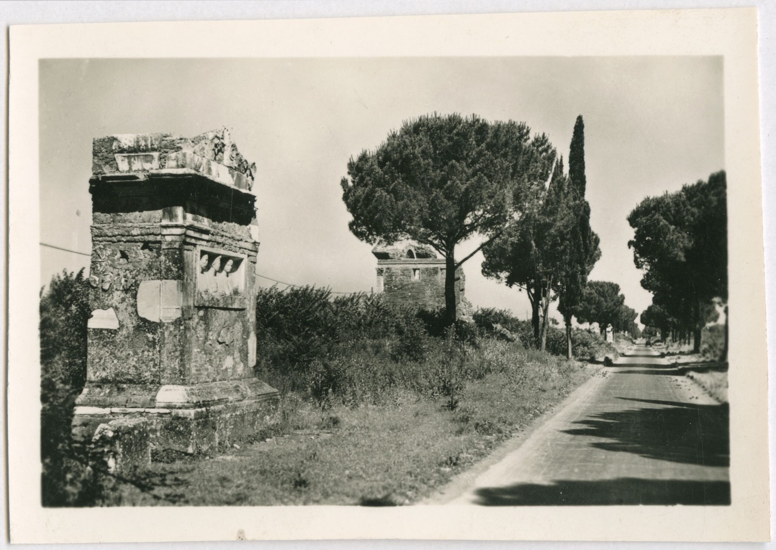 Tombe su via Appia Antica