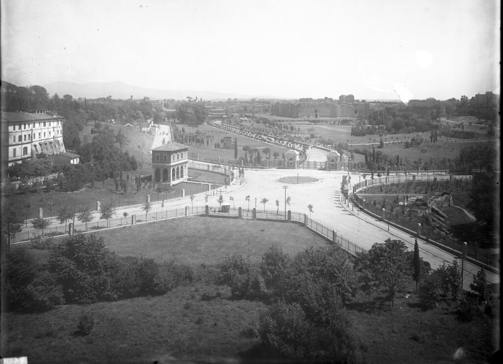 Piazza di Porta Capena Inizio della passeggiata archeologica